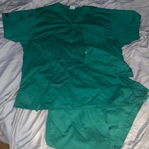 3 piece set scrub set Great Condition Size XL Pants/Top/Cap green